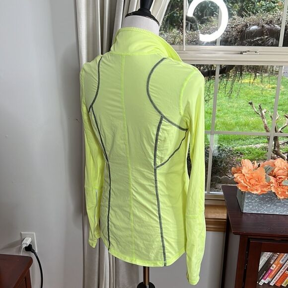 Zella 1/4 Zip Running Jacket - Picture 7 of 13